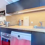 Large 3-Room Apartment Near The Saint Martin Canal