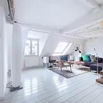 Large 3-Room Apartment Near The Saint Martin Canal
